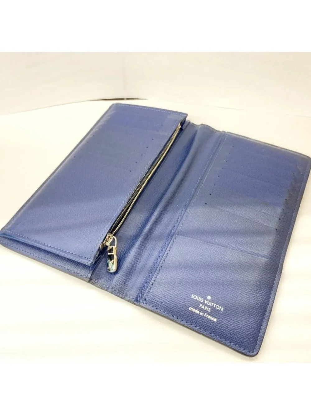 Louis Vuitton Taigarama Portefeuille Brazza Bifold Wallet Navy